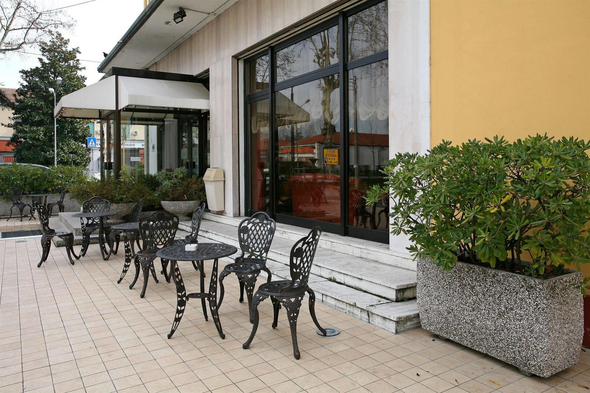 Hotel Ariston Mestre Restaurante foto